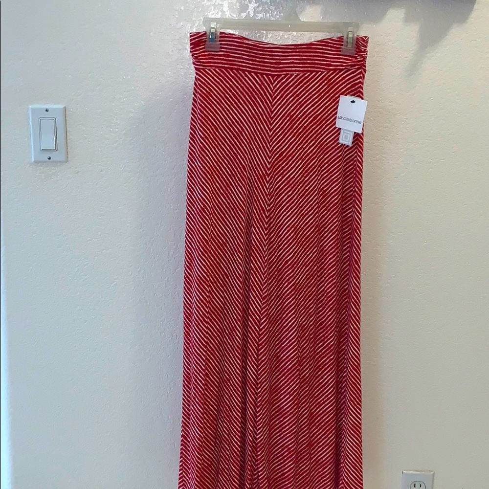 Long red/white skirt
